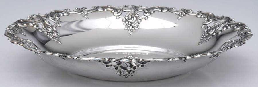 Grande Baroque (Sterling, Hollowware, 4 marks) 10" Round Vegetable with Box by Wallace Silver-1