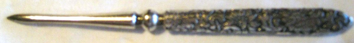WAS111 (SILVERPLATE) Solid Nut Pick by Wallace Silver-1