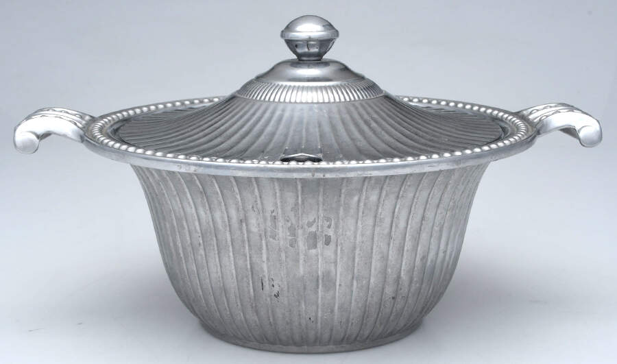 Flutes & Pearls (Pewter, Hollowware) Tureen & Lid by Wilton Armetale-1