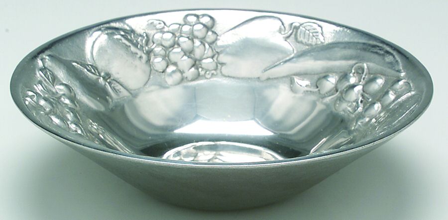 Fruit (Armetale, Hollowware) Small Round Vegetable Bowl by Wilton Armetale-1