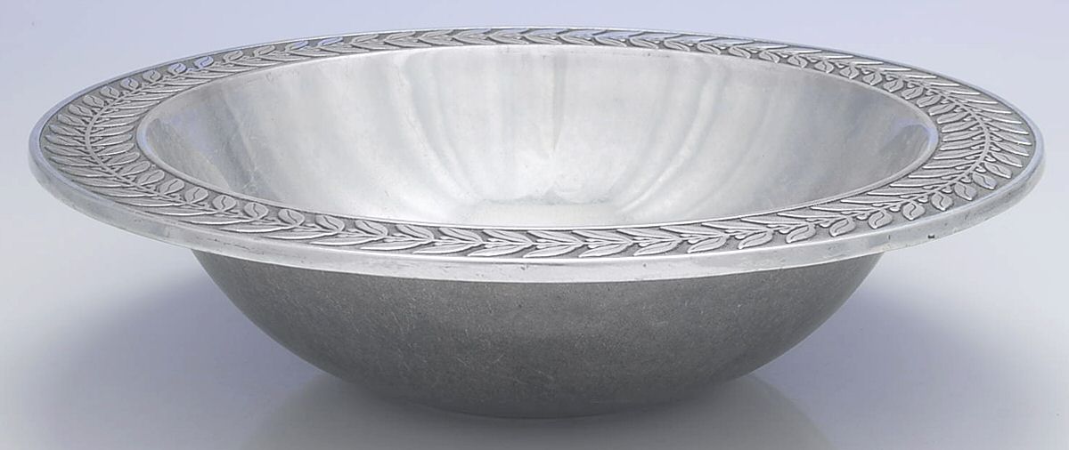 Laurelberry (Armetale, Hollowware) 14" Salad Serving Bowl by Wilton Armetale-1