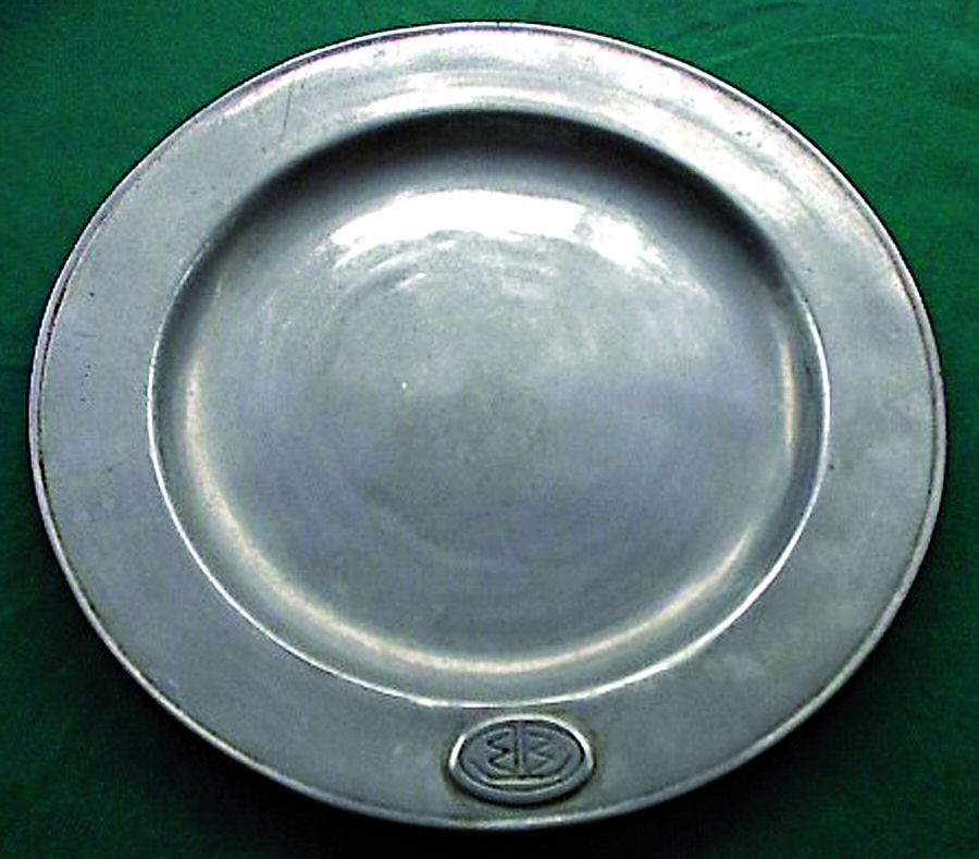 WIA3 (Armetale, Hollowware) Dinner Plate by Wilton Armetale-1