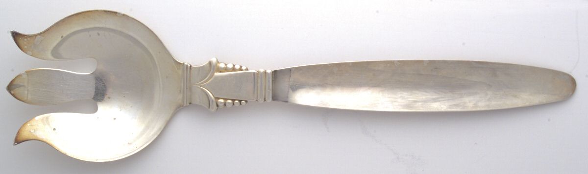 88 (Silverplate) Oversize Solid Salad Servng Fork by Winthrop-1