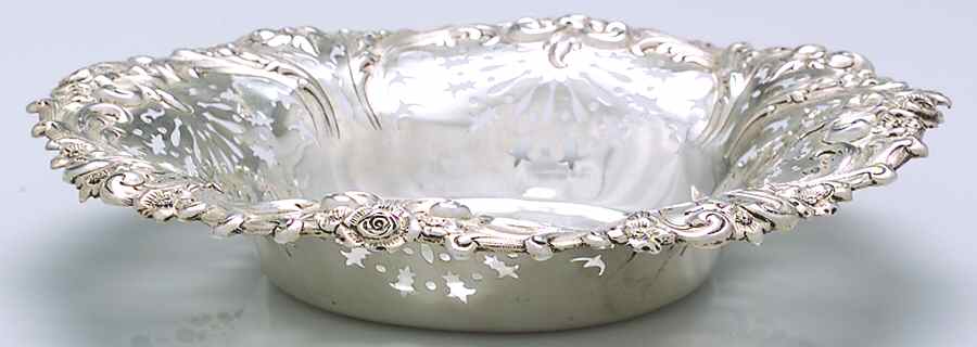 C1002 (Sterling, Hollowware) 9" Pierced Round Vegetable Bowl by Wallace Silver-1