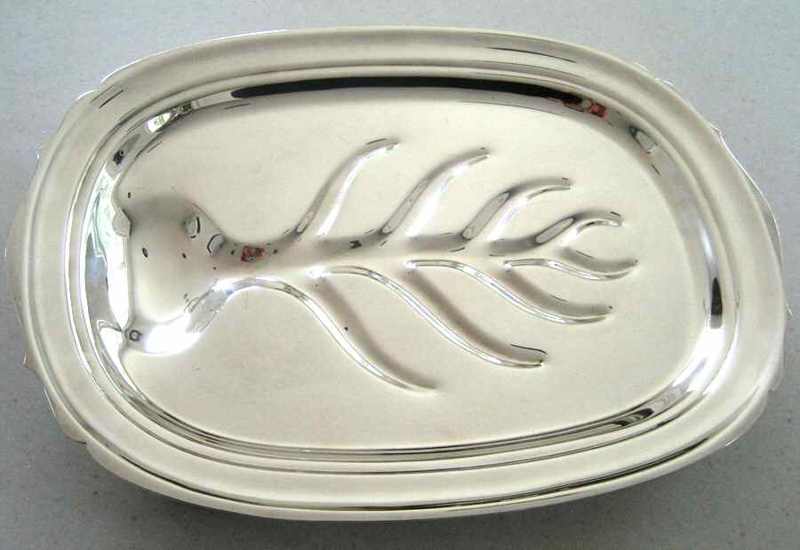 Amesbury (Silverplate, Hollowware) 16" Oval Serving Platter by Wallace Silver-1