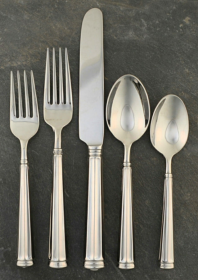Grafton Street (Stainless) 5 Piece Place Setting by Waterford-1