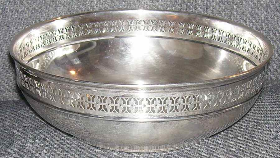 5348 (Sterling, Hollowware) 9" Round Vegetable Bowl by Watson-1