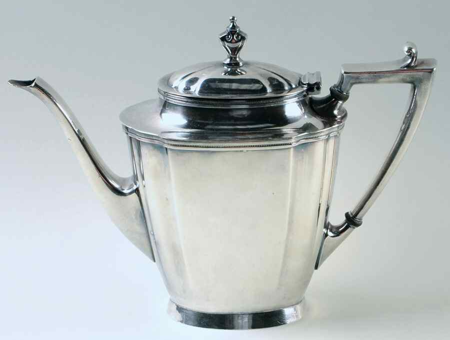 Nancy Deane (Silverplt, Hollowware) Teapot by Wallace Silver-1