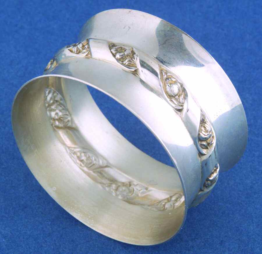 5622 (Sterling, Hollowware) Napkin Ring by Wallace Silver-1
