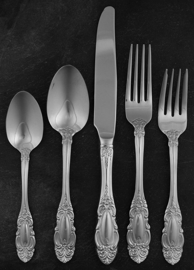 Duchess (Stainless) 5 Piece Place Setting by Wallace Silver-1