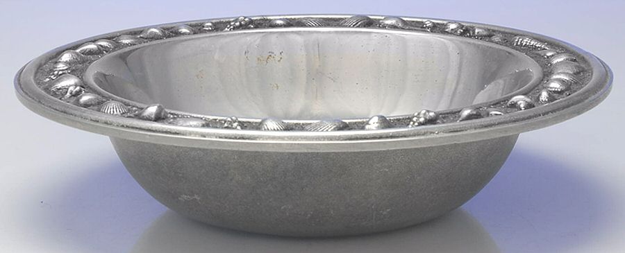 Shell (Armetale, Hollowware) 10" Round Bowl by Wilton Armetale-1