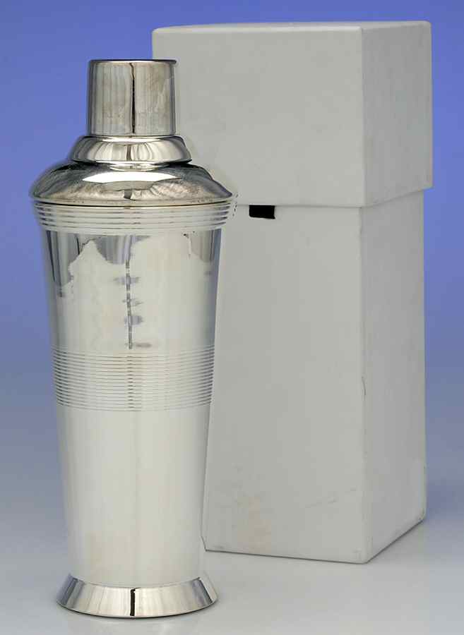 Challis (Silverplate, Hollowware) Martini Shaker by Wedgwood Silver-1