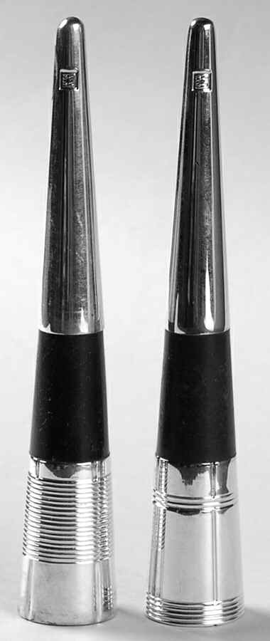 Challis (Silverplate, Hollowware) (Set of 2 Motifs) Wine Stopper by Wedgwood Silver-1