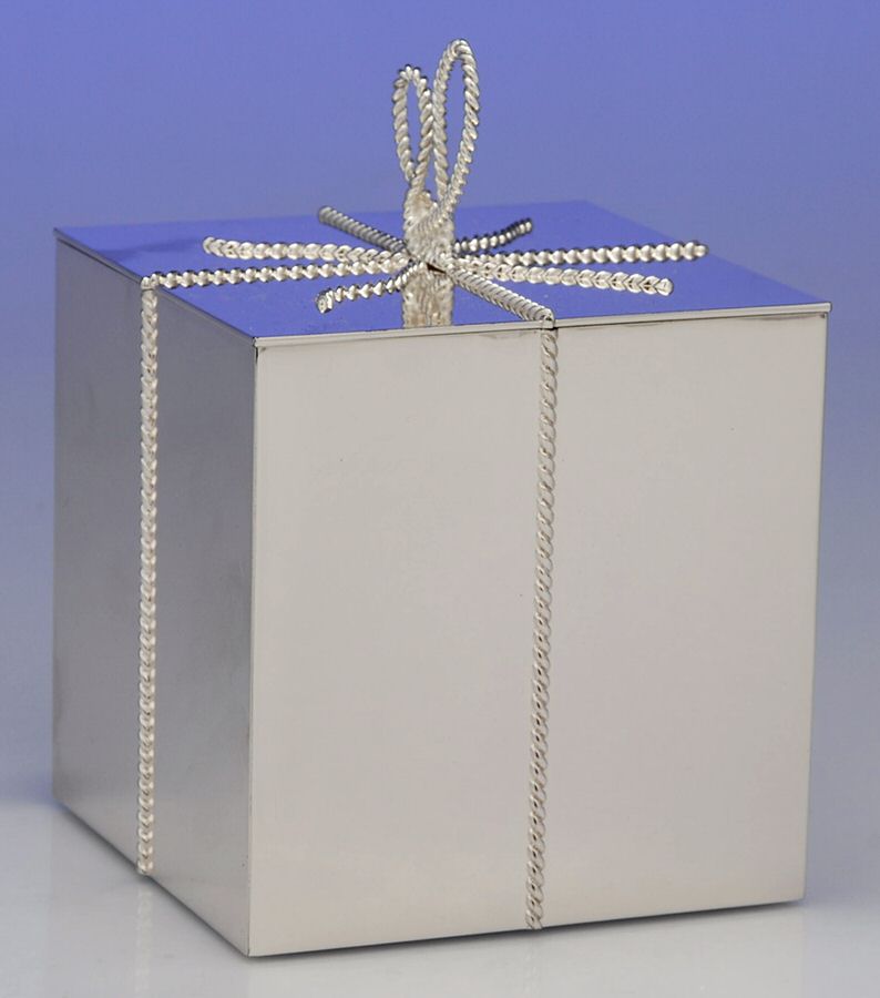 Love Knots (Hollowware) Covered Box by Wedgwood Silver-1