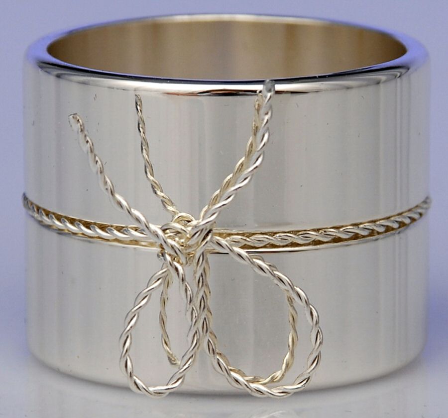 Love Knots (Hollowware) Napkin Ring by Wedgwood Silver-1