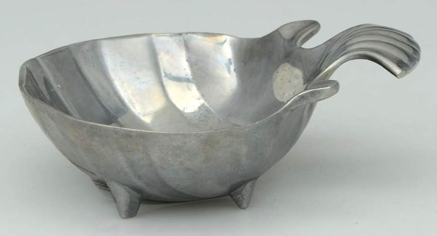 Scallop Handle (Hollowware) Large Hors d'Oeuvre/Sauce Server, Bowl Only by Wilton Armetale-1