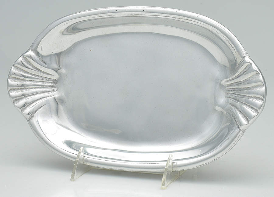 Scallop Handle (Hollowware) Bread Tray by Wilton Armetale-1
