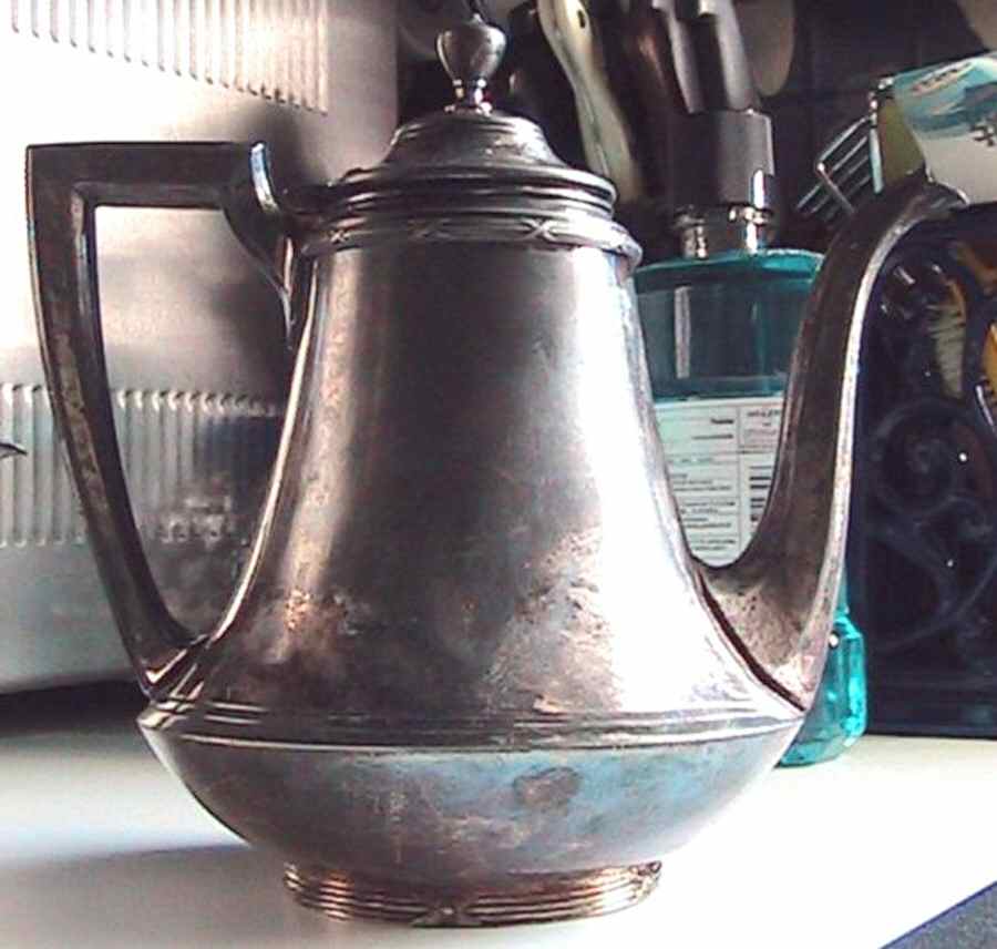 V580 (Silverplate, Hollowware) Silverplate Coffee Pot by Wallace Silver-1