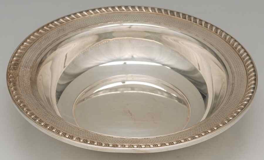 B63 (Sterling, Hollowware) 9" Pierced Round Vegetable Bowl by Watson-1