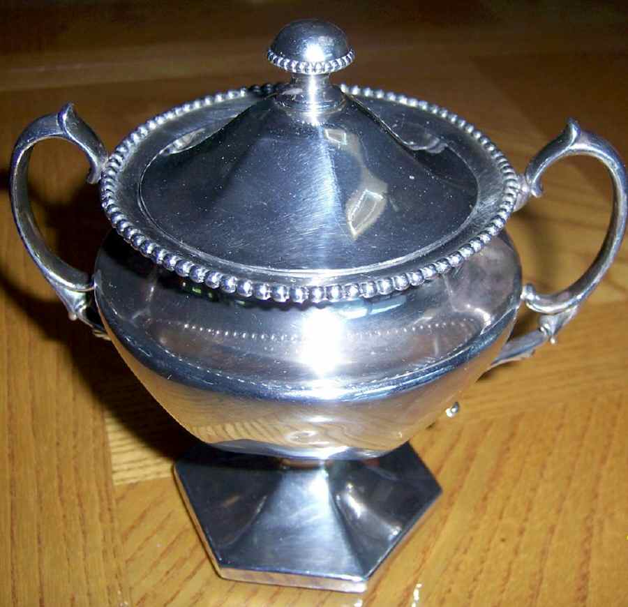4015 (Silverplate, Hollowware) Sugar Bowl & Lid by Wilcox Silverplate-1