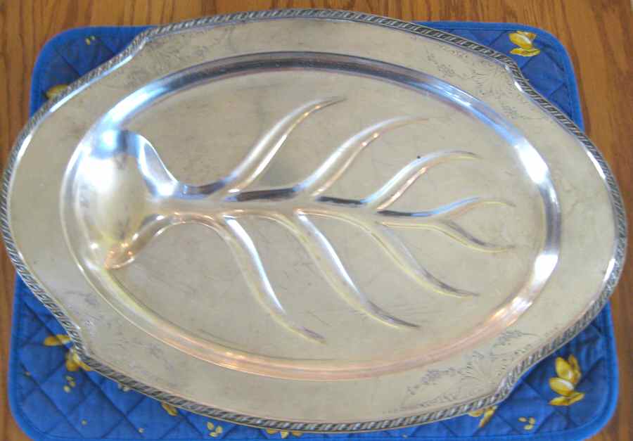 N6692 (Silverplate, Hollowware) 19" Oval Serving Platter by Wallace Silver-1