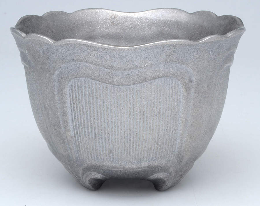 WIA4 (Armetale, Hollowware) 7" Round Bowl by Wilton Armetale-1