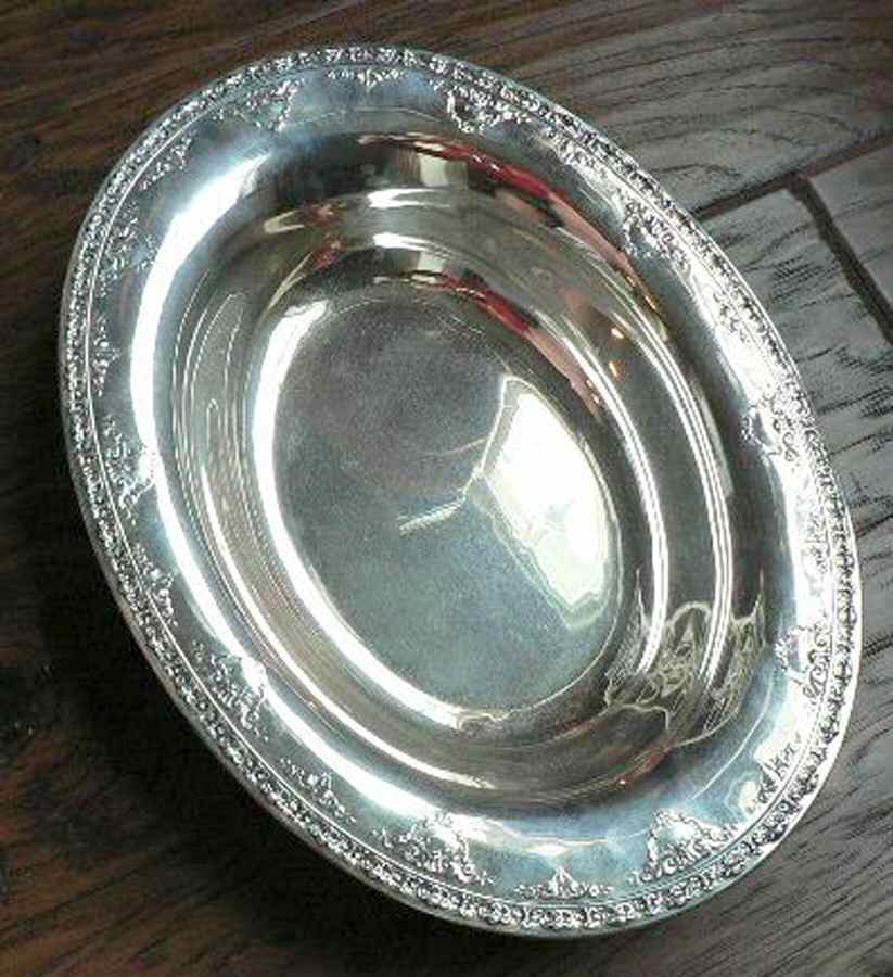 La Reine (Sterling, Hollowware) 11" Oval Vegetable Bowl by Wallace Silver-1