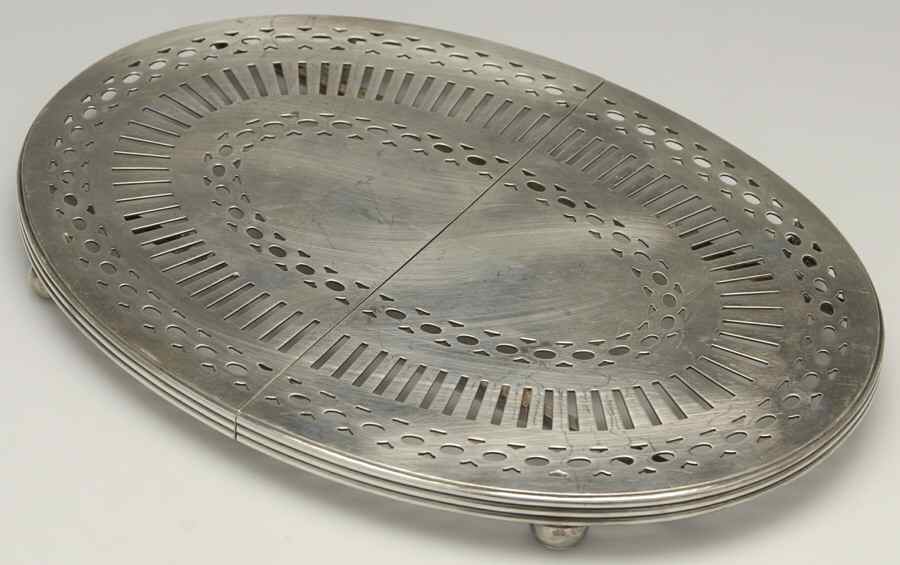 3451 (Silverplate, Hollowware) Expandable Trivet by Wallace Silver-1