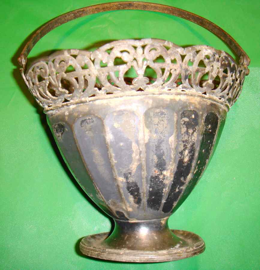 V1557 (Silverplate, Hollowware) Silverplate Basket by Wallace Silver-1