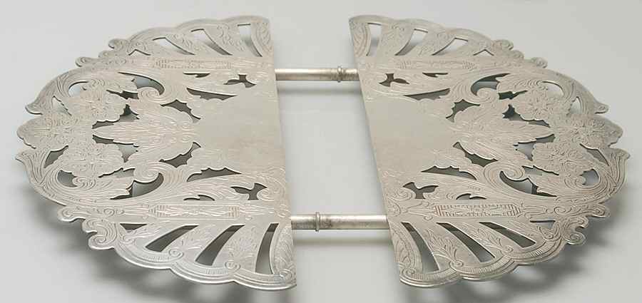 7332 (Silverplate, Hollowware) Expandable Trivet by Wallace Silver-1