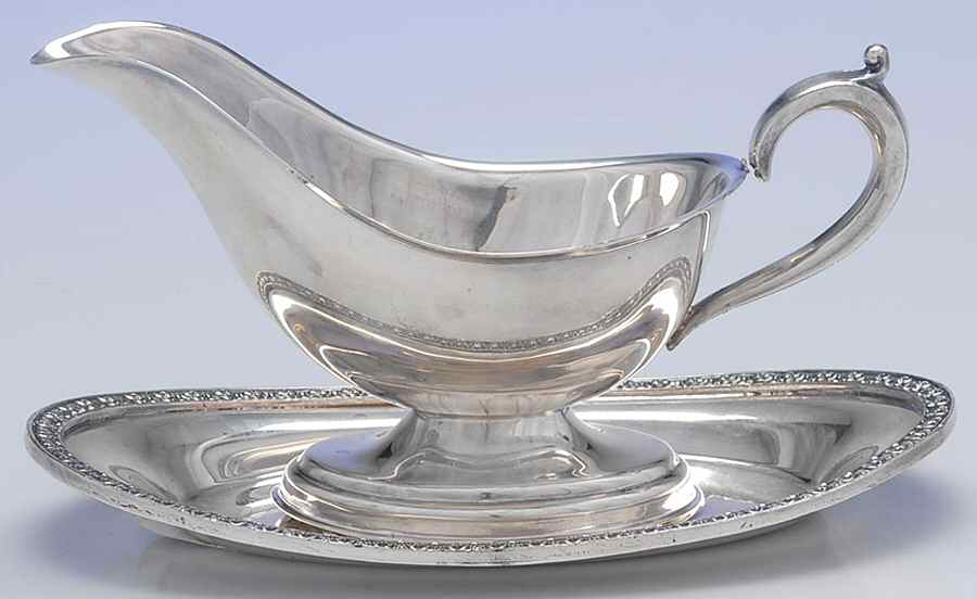 Fern (Silverplate, Hollowware) Gravy Boat & Underplate by Wallace Silver-1