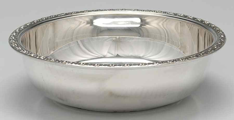 3974 (Sterling, Hollowware) 8" Round Vegetable by Wallace Silver-1