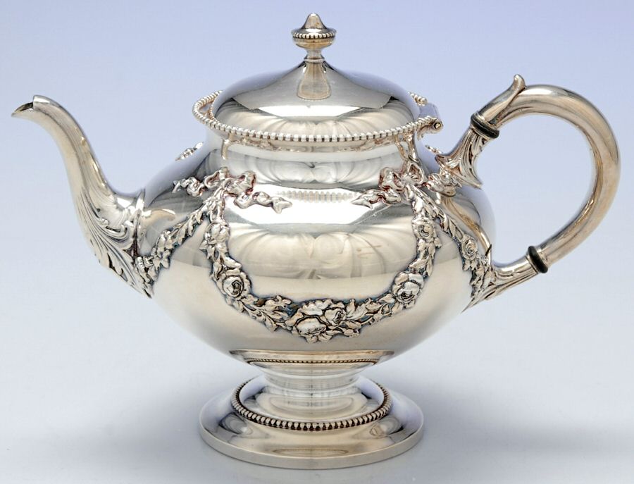 2322N (Silverplate, Hollowware) Teapot by Wallace Silver-1