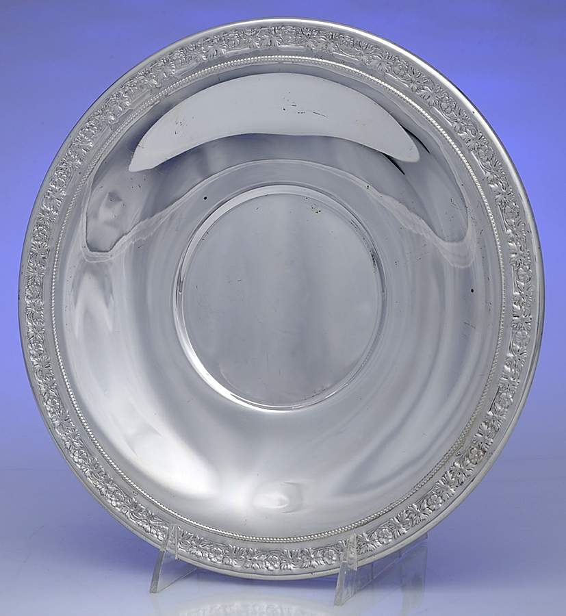 5132 (Silverplate, Hollowware) 10" Sandwich Plate by Wallace Silver-1