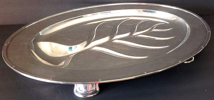 6675N (Silverplate, Hollowware) 18" 4 Toed Meat Platter with Well by Wallace Silver-1