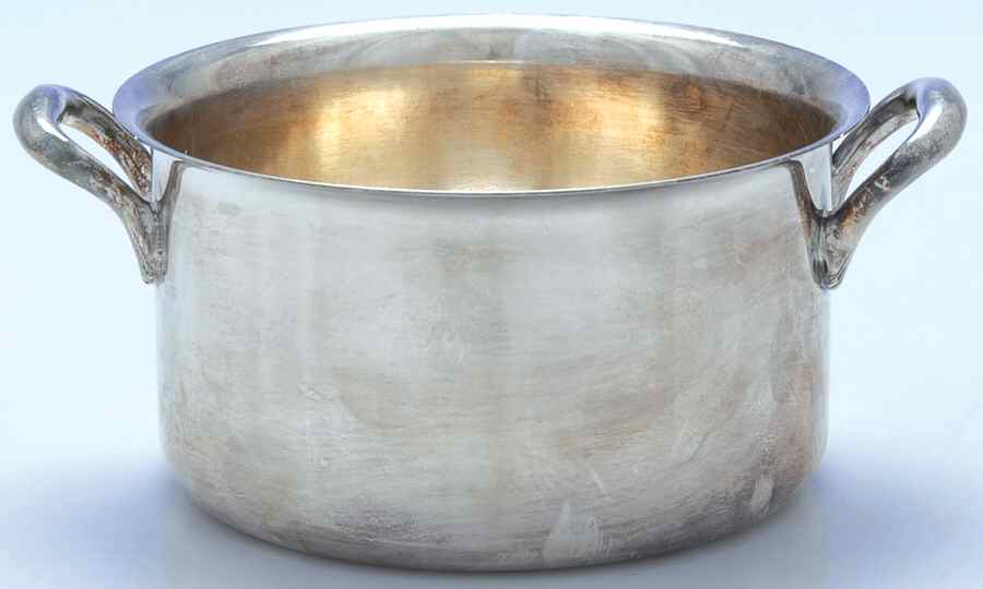 V8926 (Silverplate, Hollowware) 1 Qt Sauce Pot by Wallace Silver-1