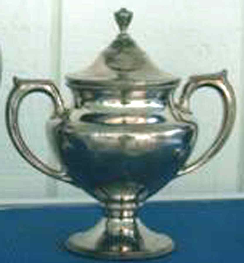 V563 (Silverplate, Hollowware) Sugar Bowl & Lid by Wallace Silver-1