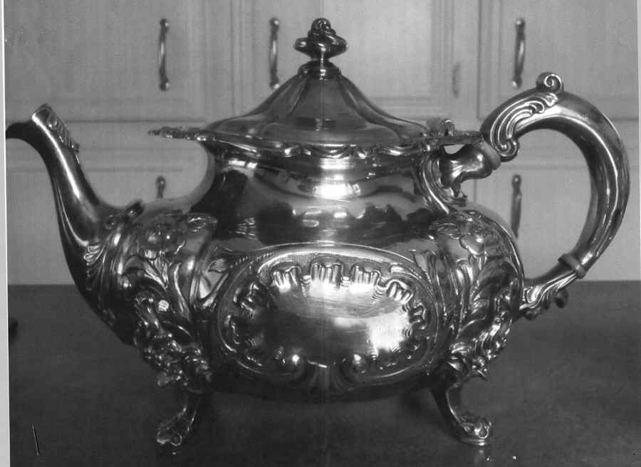 5066 (Silverplate, Hollowware) Teapot by Wilcox Silverplate-1