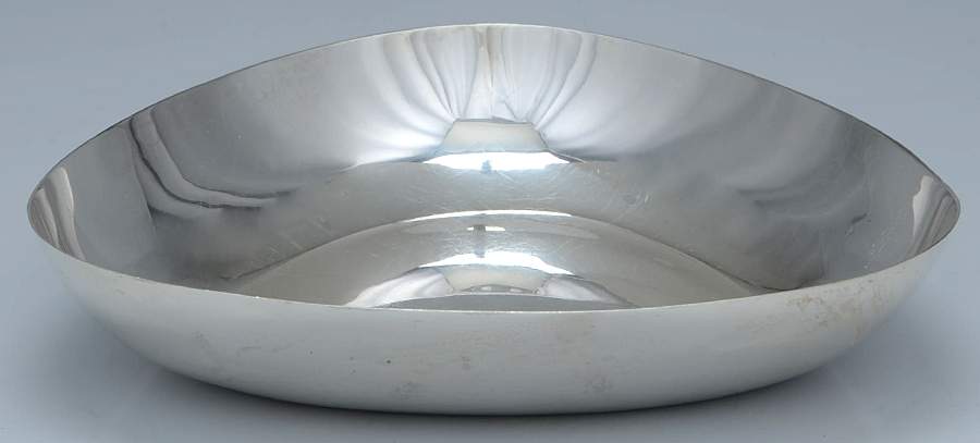 B146 (Sterling, Hollowware) 8" Triangular Bowl by Watson-1