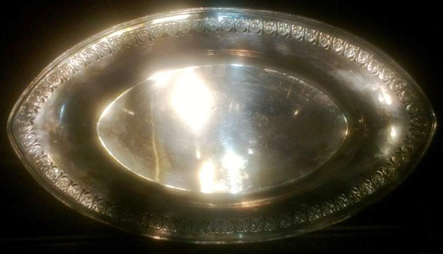 N4338 (Silverplate, Hollowware) 12" Bread Tray by Wallace Silver-1