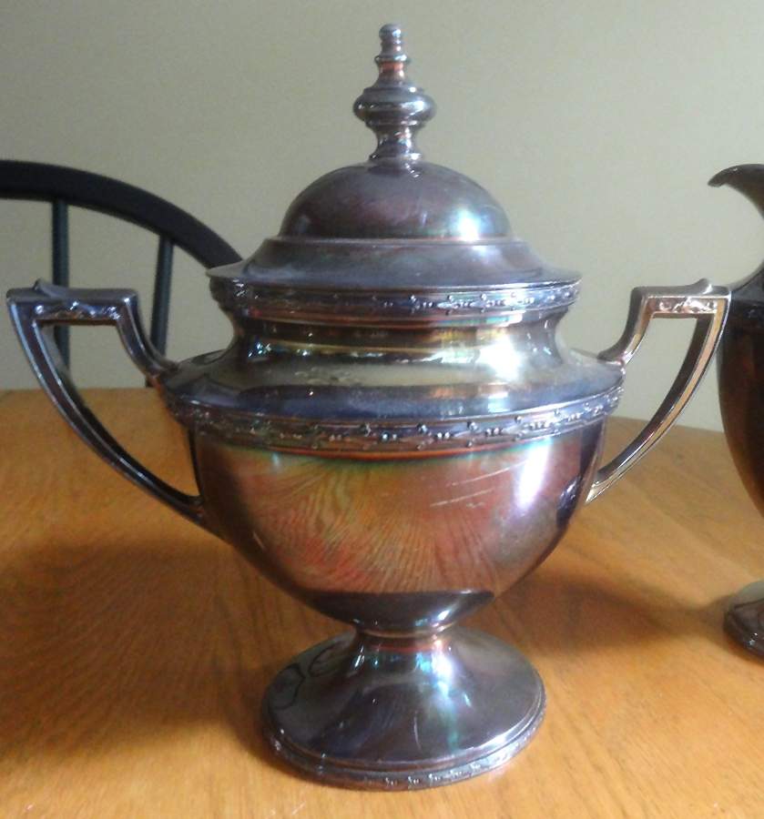 V9645 (Silverplate, Hollowware) Sugar Bowl & Lid by Wallace Silver-1