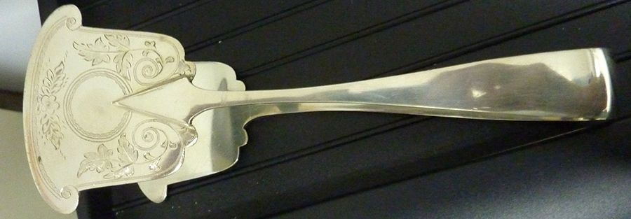 W4G2 (Silverplate) Large Solid Sandwich Tongs by William Gallimore-1