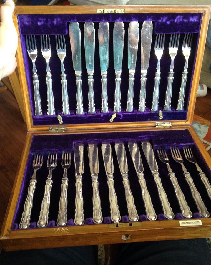 WMT18 (Silverplate) Individual Fish Knife with Stainless Blade by Wm Hutton & Sons-1