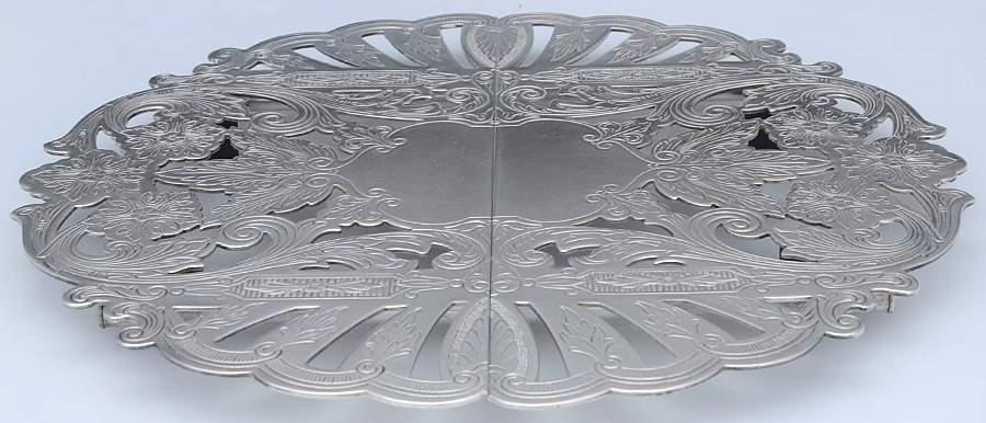7332 (Silverplate, Hollowware) Expandable Trivet by Wallace Silver-1