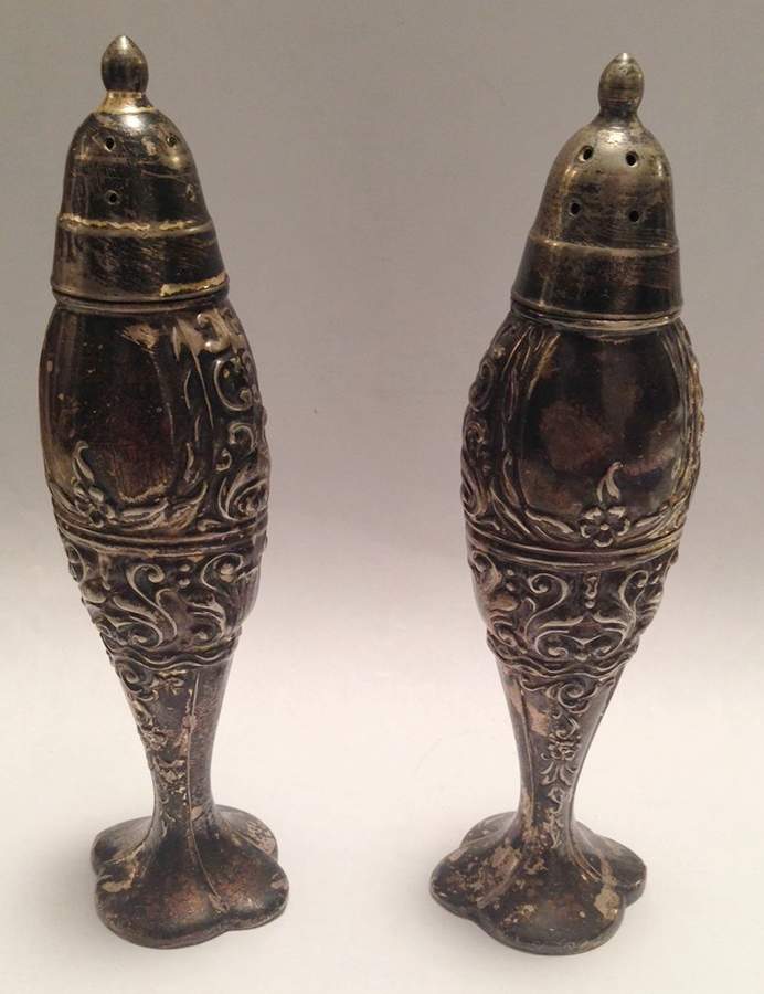 Sweetheart (Silverplate, Hollowware) Salt and Pepper Set by Wallace Silver-1