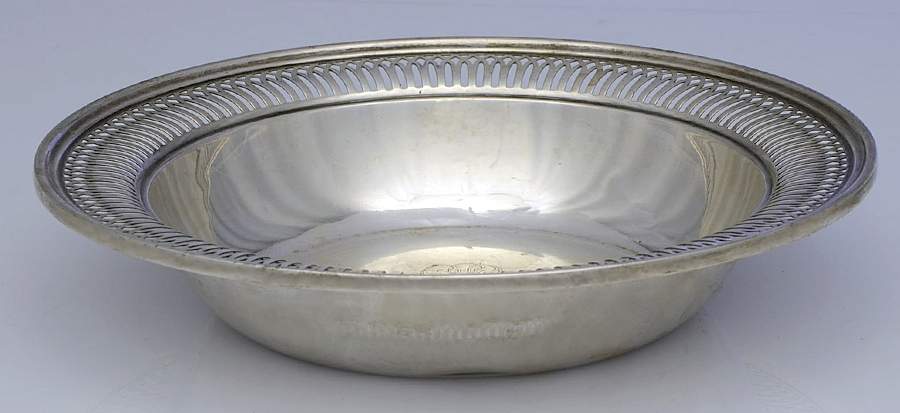 1790 (Sterling, Hollowware) 9" Round Vegetable Bowl by Wallace Silver-1