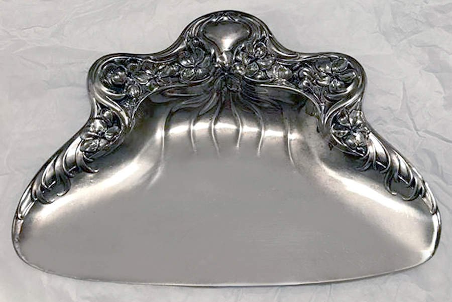 Violet (Sterling, Hollowware) Table Crumber by Wallace Silver-1