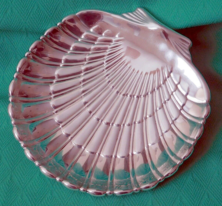 Shell (Sterling, Hollowware) 8" Shell Shape Bowl by Wallace Silver-1