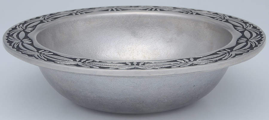Copacabana (Armetale, Hollowware) 2 Qt Round Casserole No Lid by Wilton Armetale-1