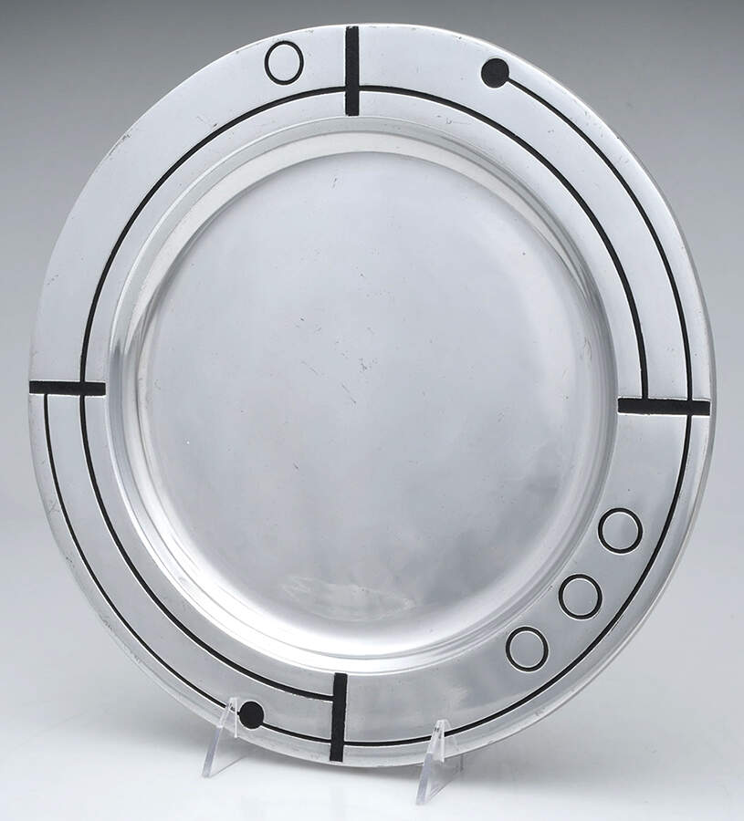 Metro (Armetale, Hollowware) 12" Round Tray by Wilton Armetale-1